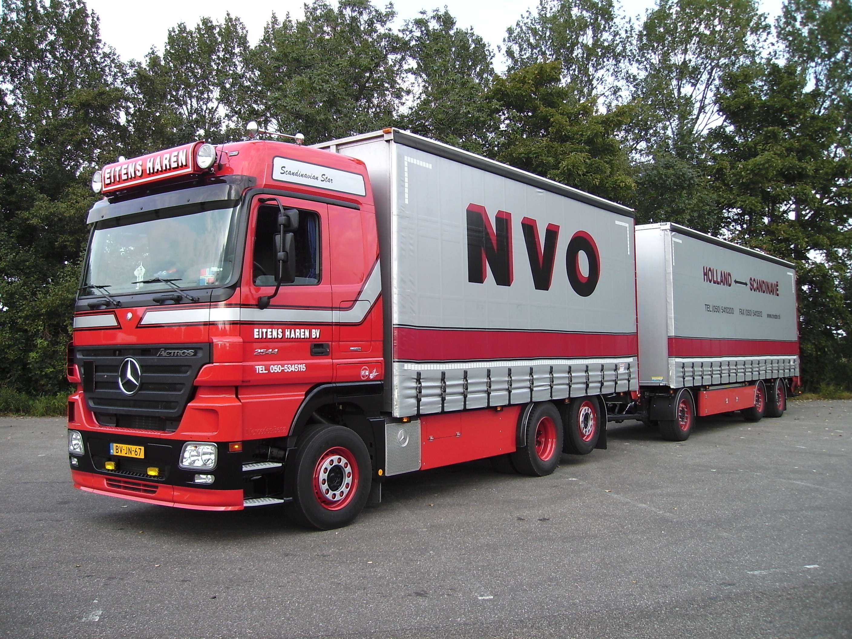 Auto van NVO Transport